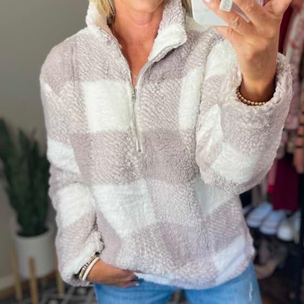 LIV  Life Integrity Earth  Fleece Pullover
